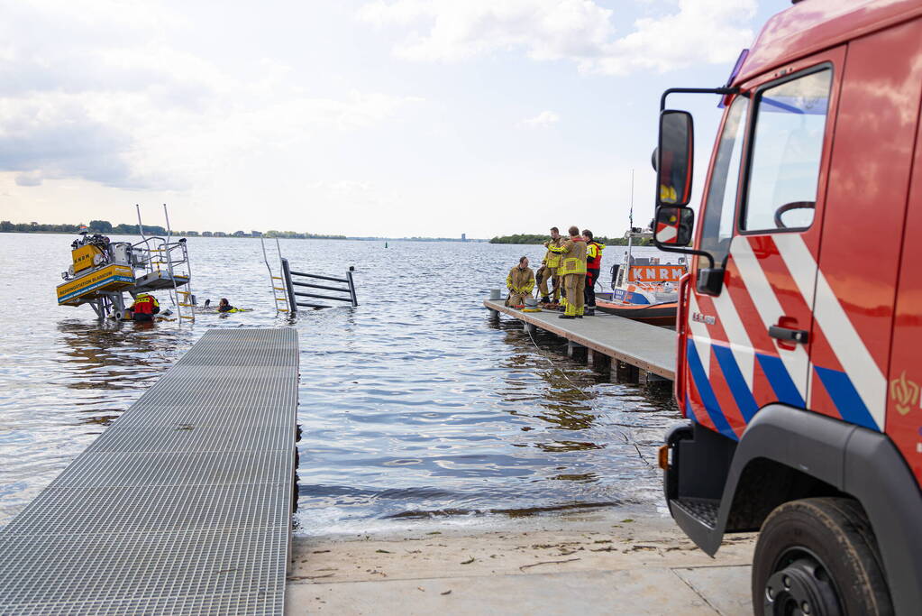 Bootwagen KNRM bijna kopje onder