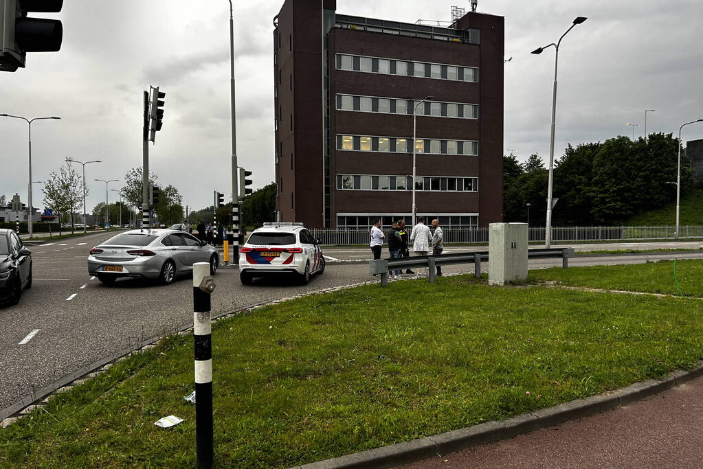 Omgeving afgezet voor persoon met verward gedrag op viaduct