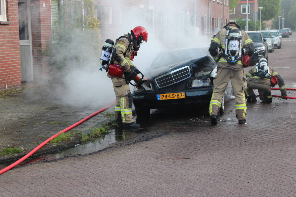 Personenauto gaat in vlammen op