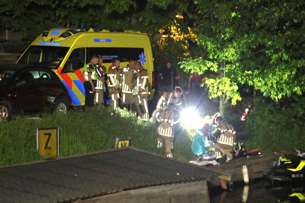 Opzittende waterscooter raakt zwaargewond