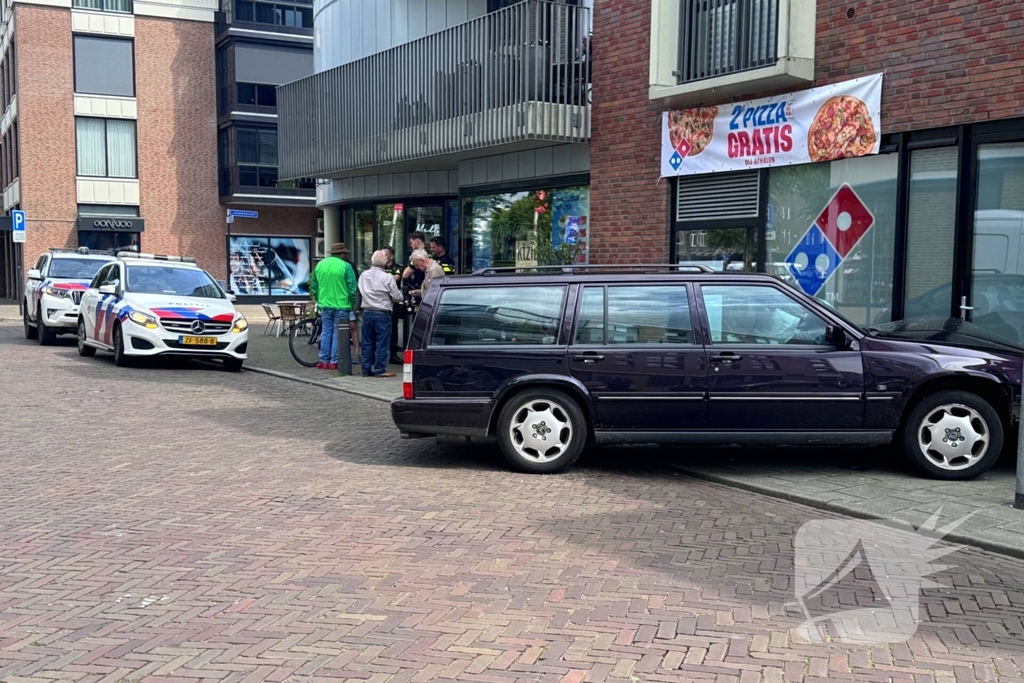 Automobilist rijdt tegen pand van pizzeria