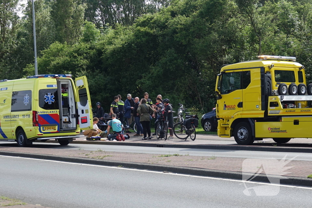 Fietsster komt hard ten val en raakt gewond
