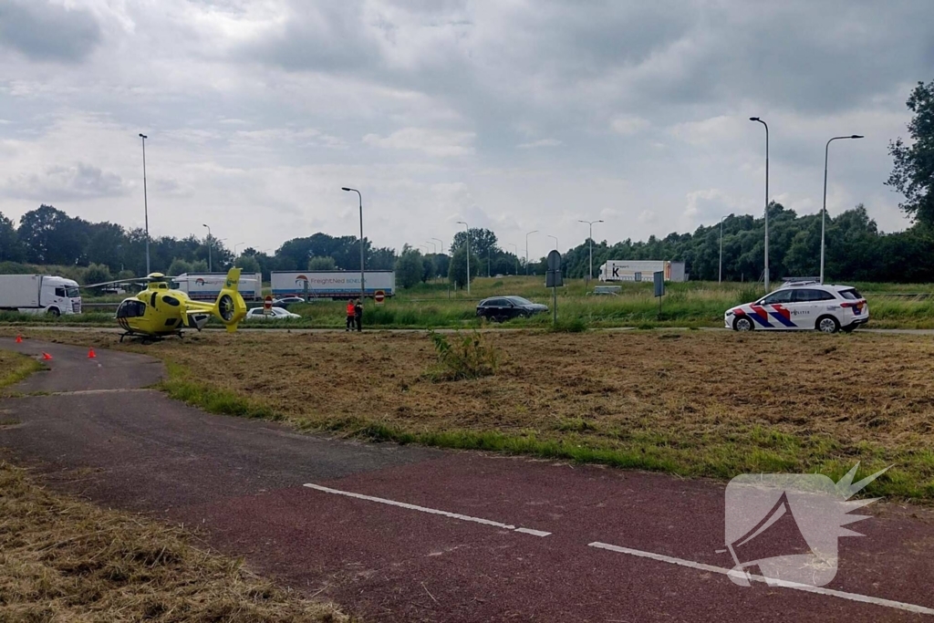 Traumahelikopter landt langs snelweg voor rendez-vous