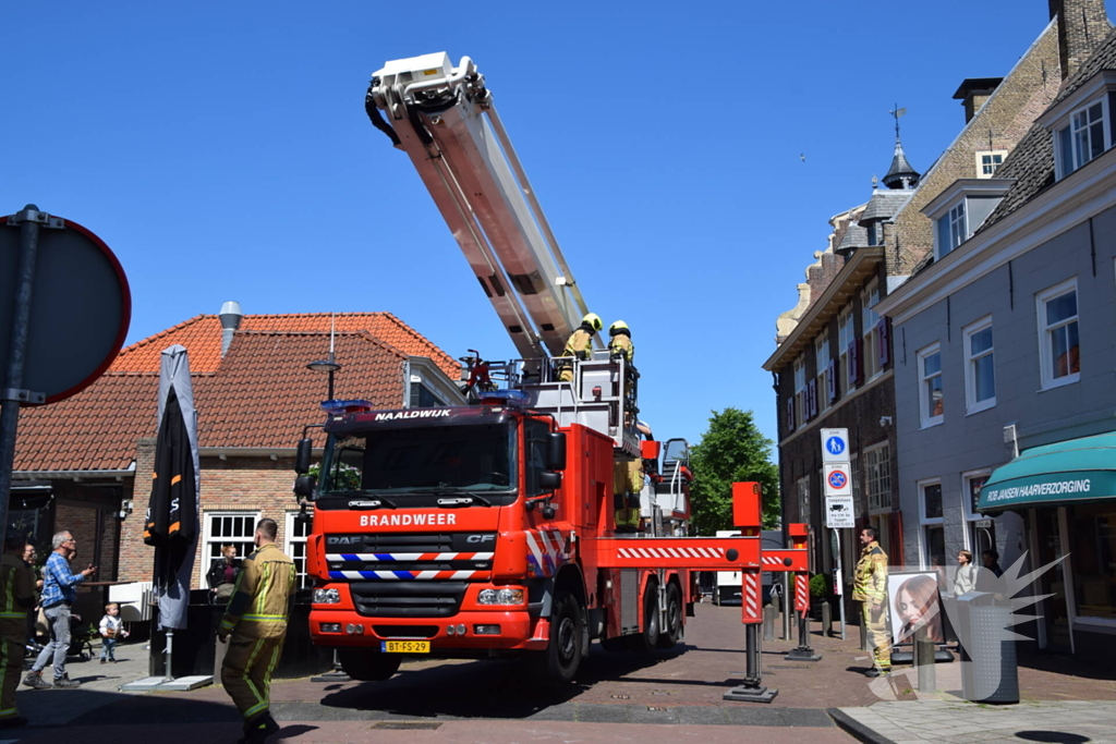 Brandweer aanwezig voor vogelnest