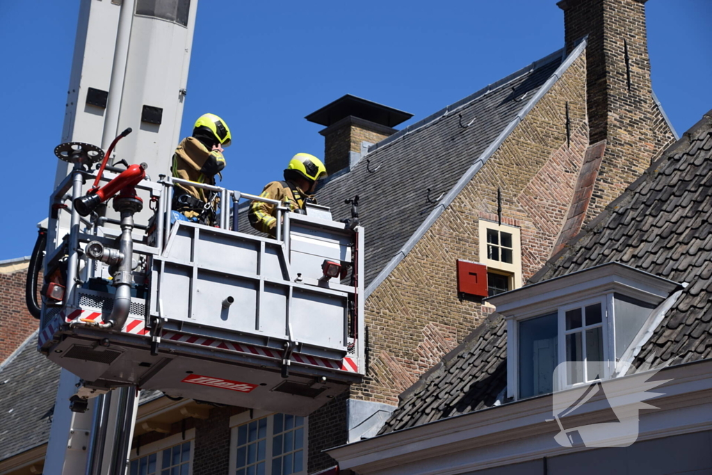 Brandweer aanwezig voor vogelnest