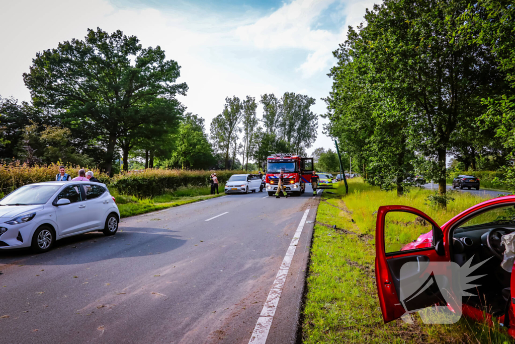 Reanimatie nadat auto tot stilstand komt in hek