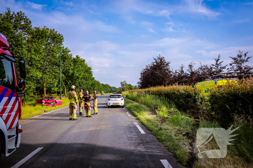 Reanimatie nadat auto tot stilstand komt in hek