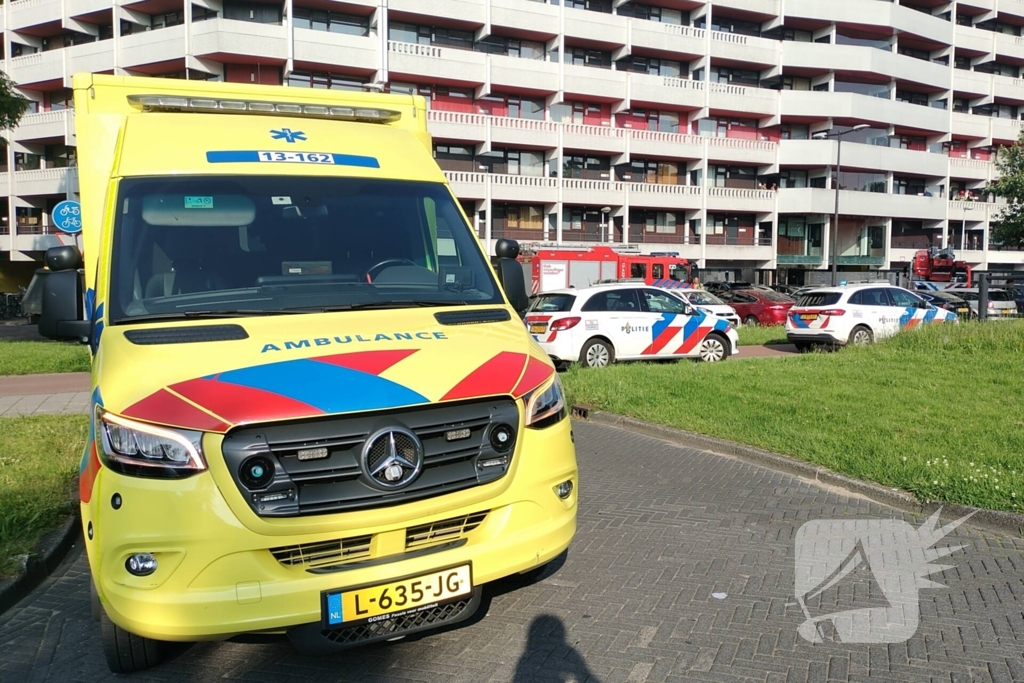 Hulpdiensten groots ingezet voor brand in flatwoning