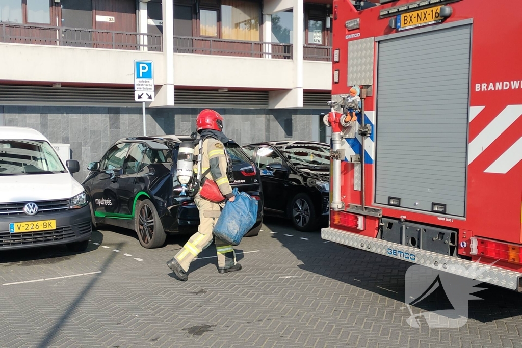 Hulpdiensten groots ingezet voor brand in flatwoning