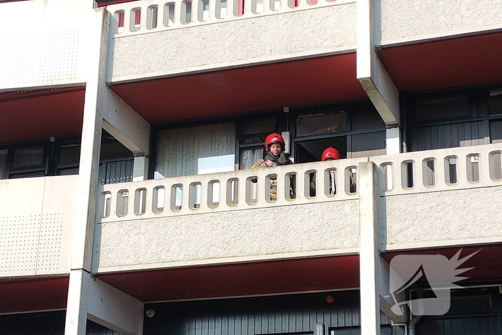 Hulpdiensten groots ingezet voor brand in flatwoning