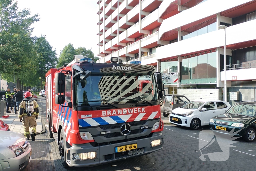 Hulpdiensten groots ingezet voor brand in flatwoning