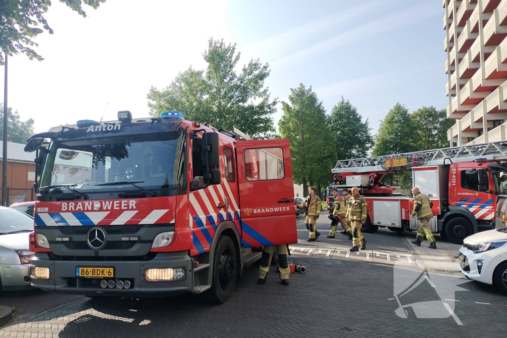 Hulpdiensten groots ingezet voor brand in flatwoning
