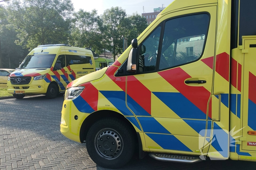 Hulpdiensten groots ingezet voor brand in flatwoning