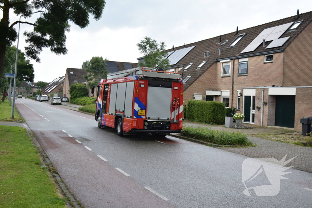 Brandweer onderzoek gaslucht in woning