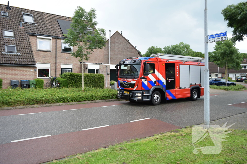 Brandweer onderzoek gaslucht in woning