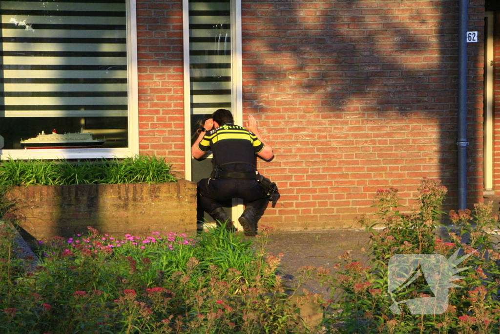 Bewoners blussen brand in heg