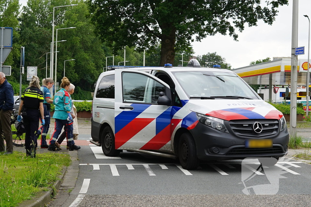 Fietster gewond aan hoofd na aanrijding met auto
