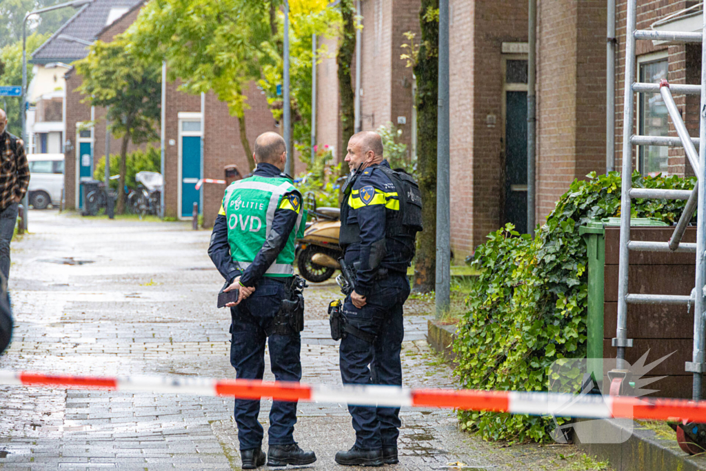 Explosie bij woning, omgeving afgezet