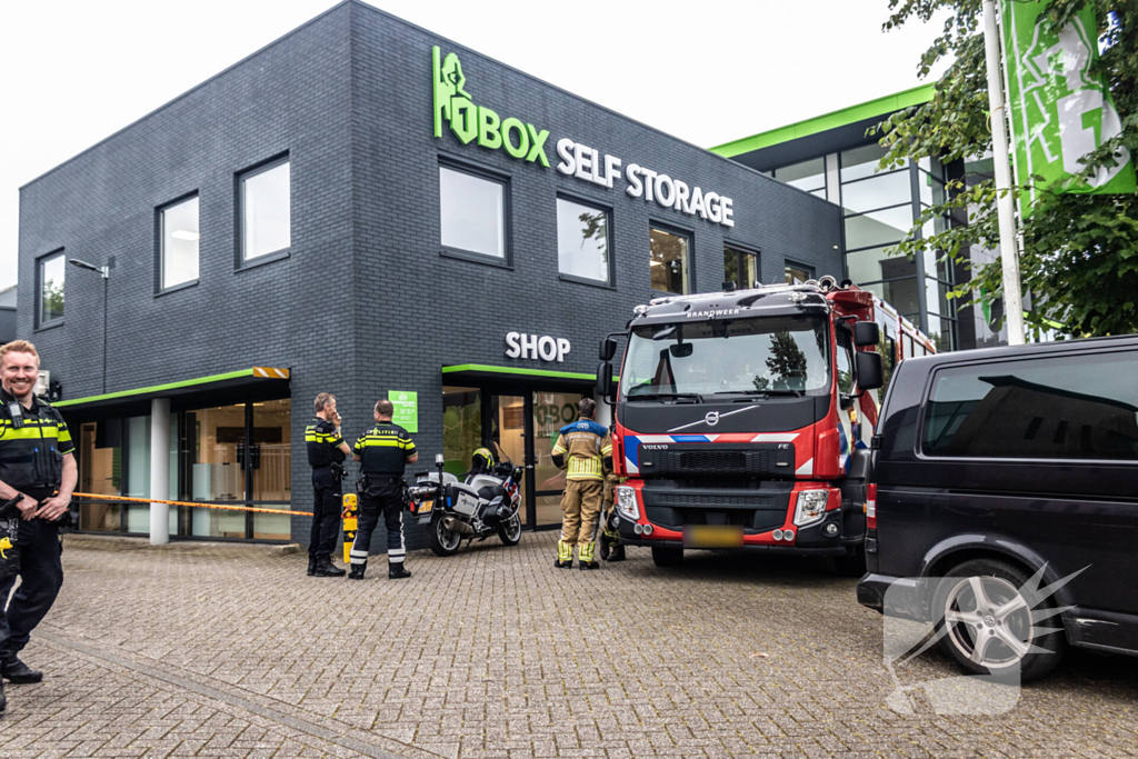 Honderden vaten aangetroffen in pand met opslagboxen