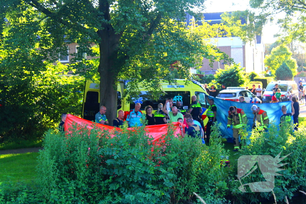 Persoon te water, hulpdiensten groot ingezet