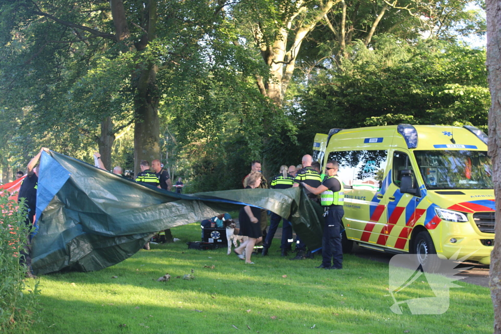 Persoon te water, hulpdiensten groot ingezet