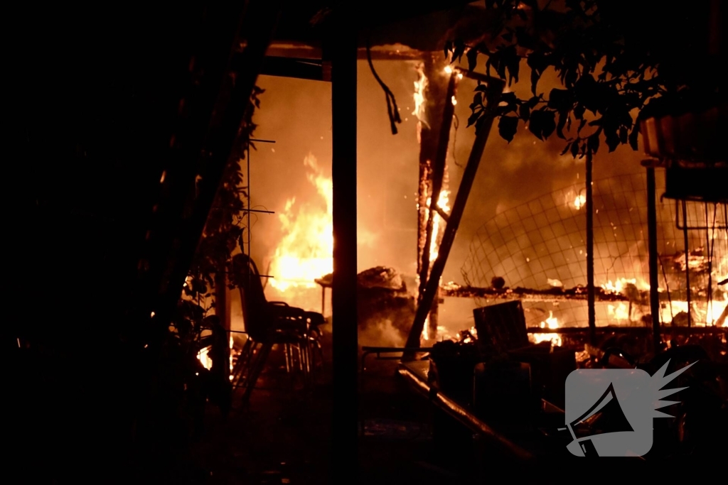 Twee gewonden bij grote brand