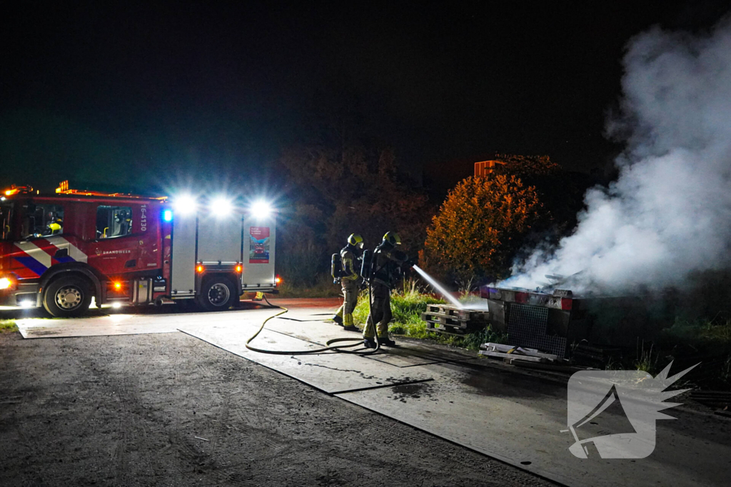 Container met bouwafval vermoedelijk in brand gestoken