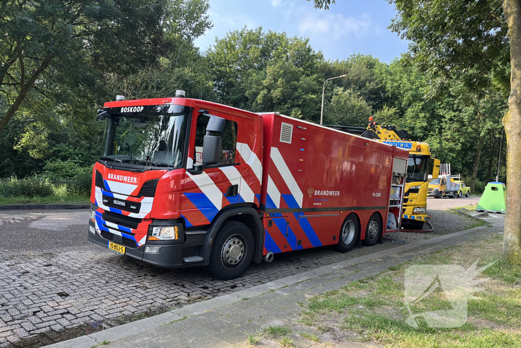 Elektrische auto brandt volledig uit