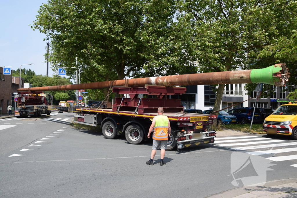 Convoi exceptionel blokkeerd weg