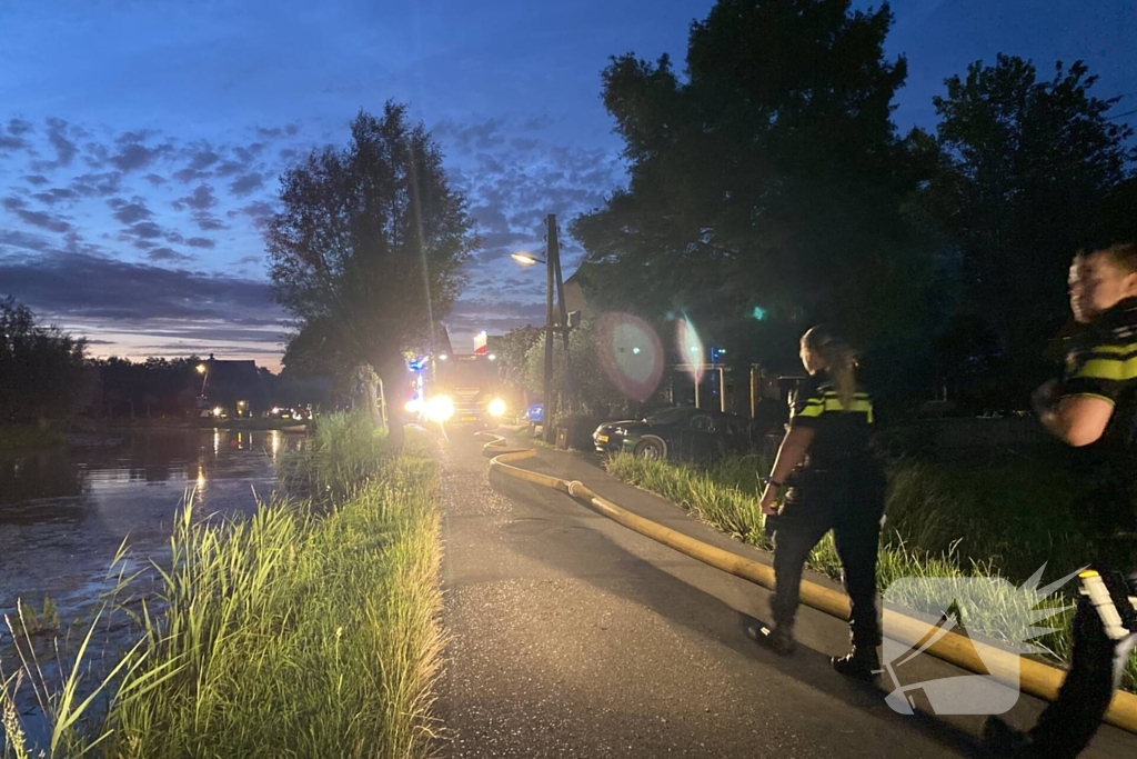 Flinke brand bij grote schuur