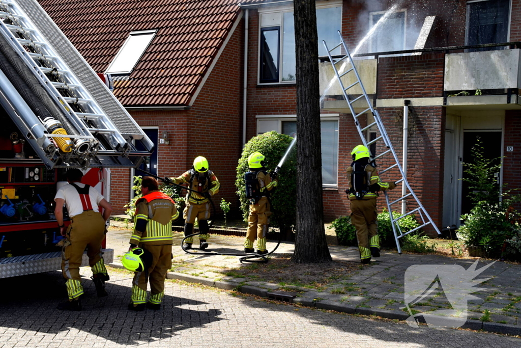 Airco unit op balkon vliegt in brand