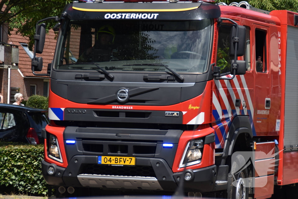 Airco unit op balkon vliegt in brand