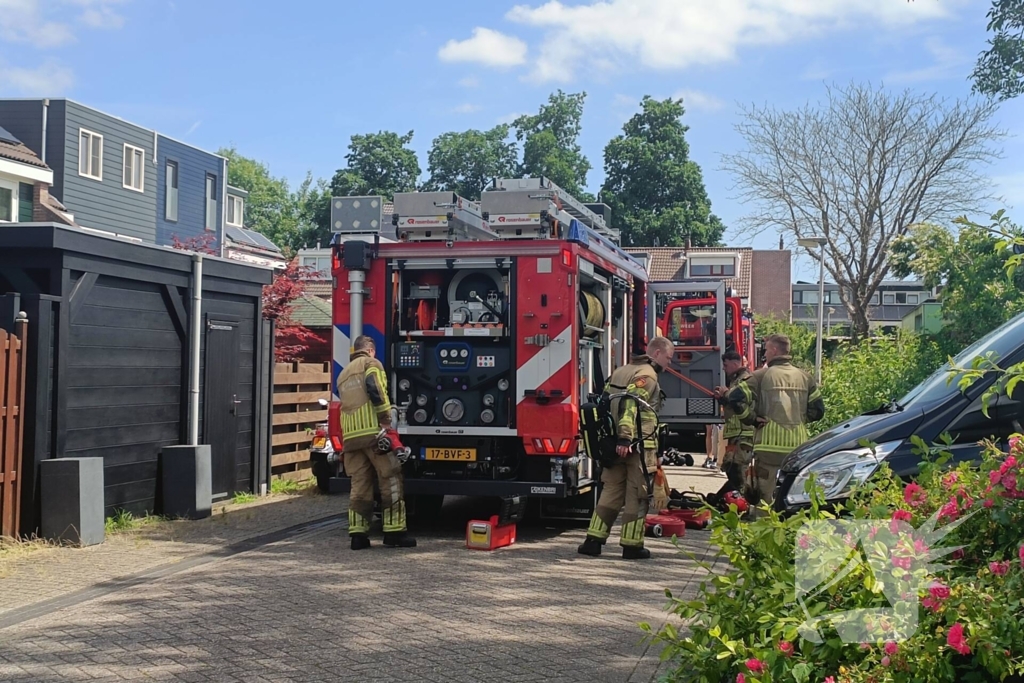 Brandweer onderzoekt brand in woning