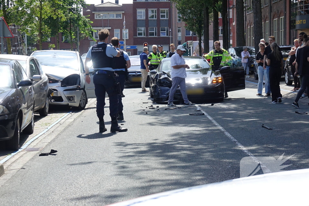 Porsche van bijna 150 000 beschadigd na botsing