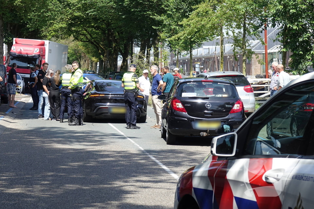 Porsche van bijna 150 000 beschadigd na botsing