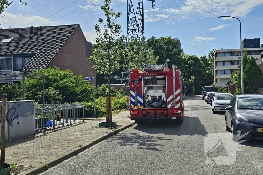 Brandweer forceert voordeur wegens brand