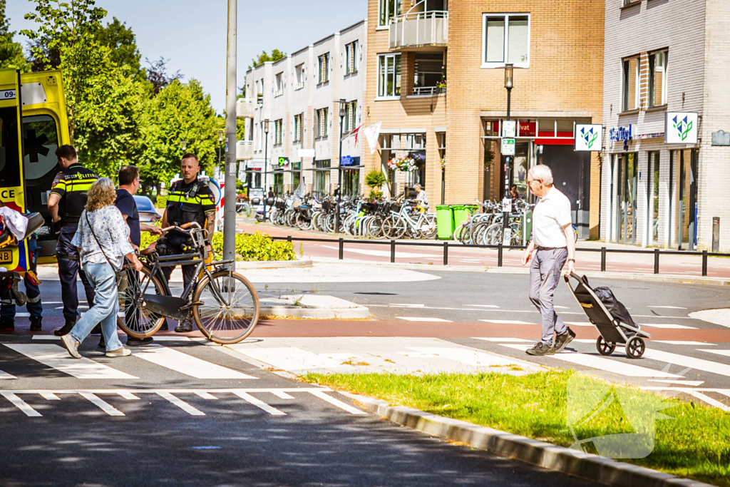 Man raakt gewond op zebrapad
