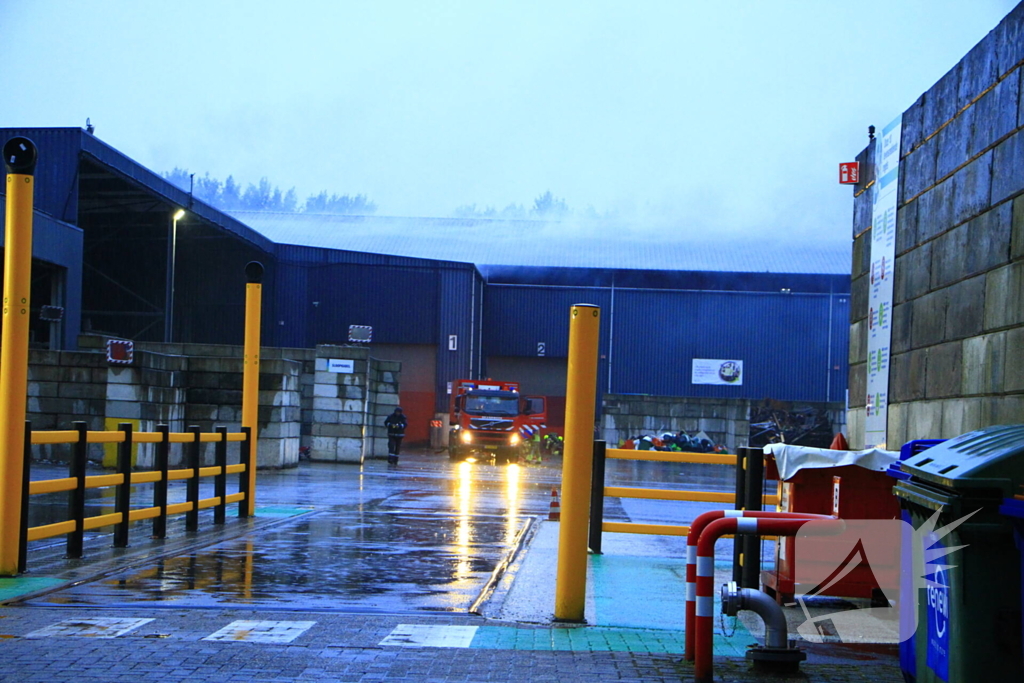 Veel rook- en stankoverlast door brand bij afvalverwerker