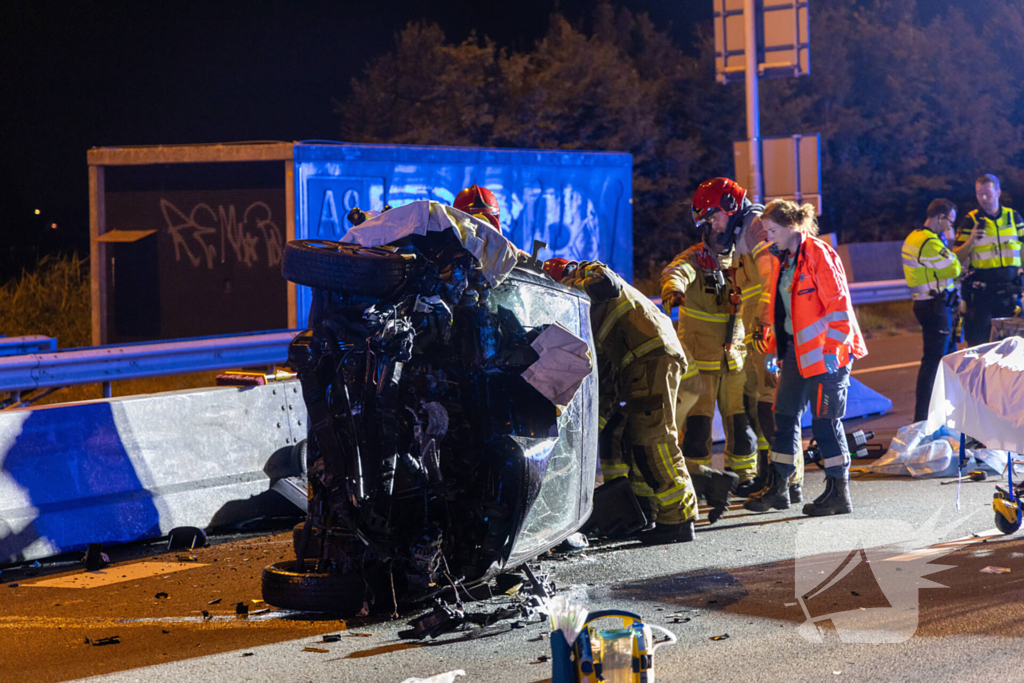 Aanrijding tussen een personenauto en een pijlwagen