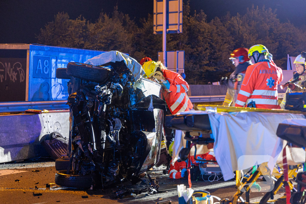 Aanrijding tussen een personenauto en een pijlwagen