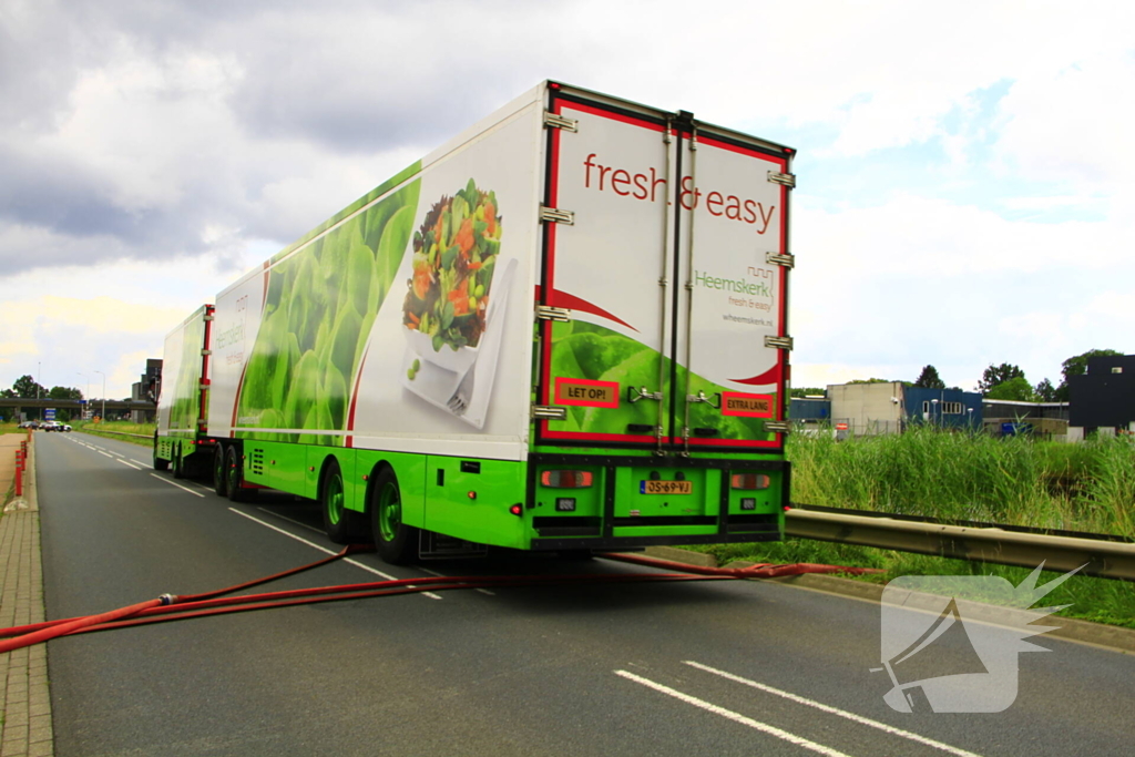 Waterleiding geknapt water loopt woningen binnen