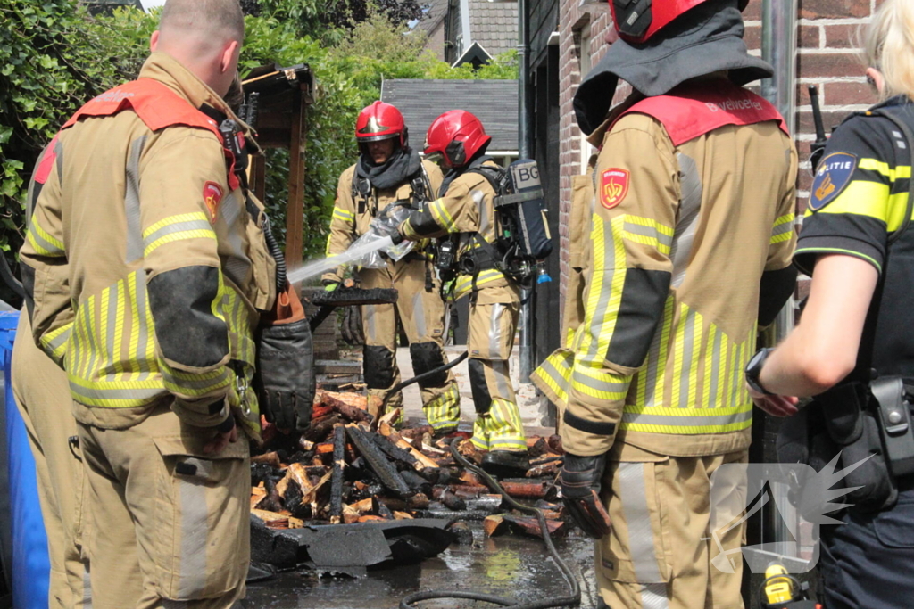 Brand in houthok snel onder controle