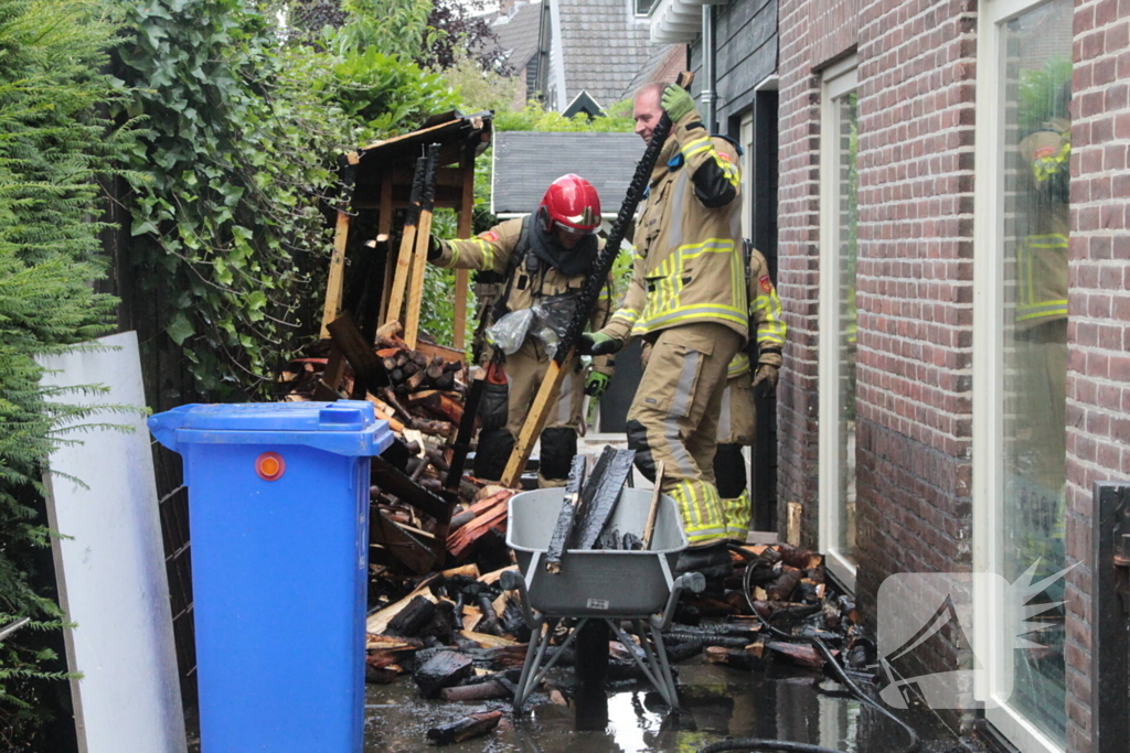 Brand in houthok snel onder controle