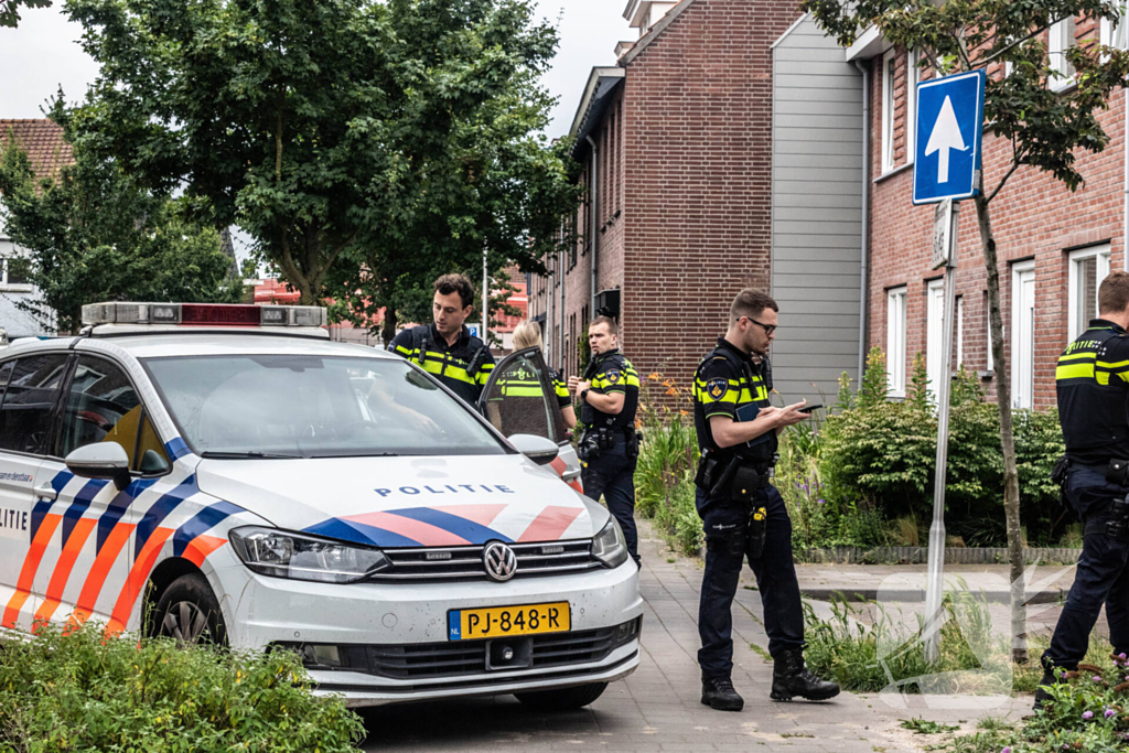 Achtervolging eindigt met beschadigde voertuigen, bestuurder ontkomen