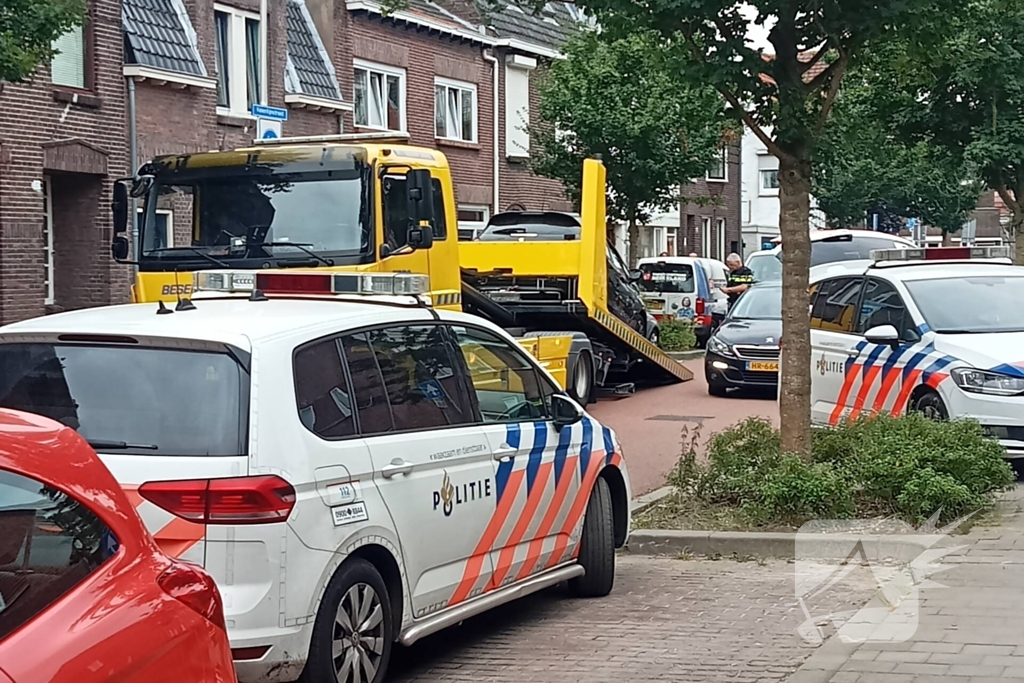 Achtervolging eindigt met beschadigde voertuigen, bestuurder ontkomen