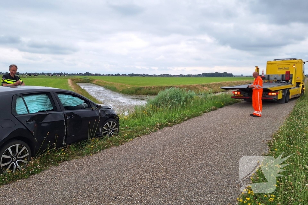 Automobilist onder invloed slaat over de kop, en probeert te vluchten