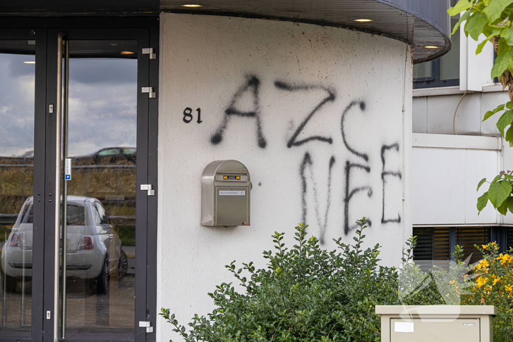 Woontoren voor 150 asielzoekers beklad