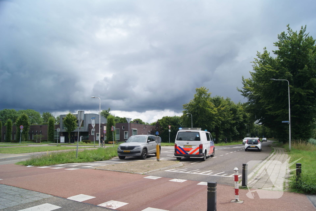 Fietser geschept door automobilist op oversteekplaats