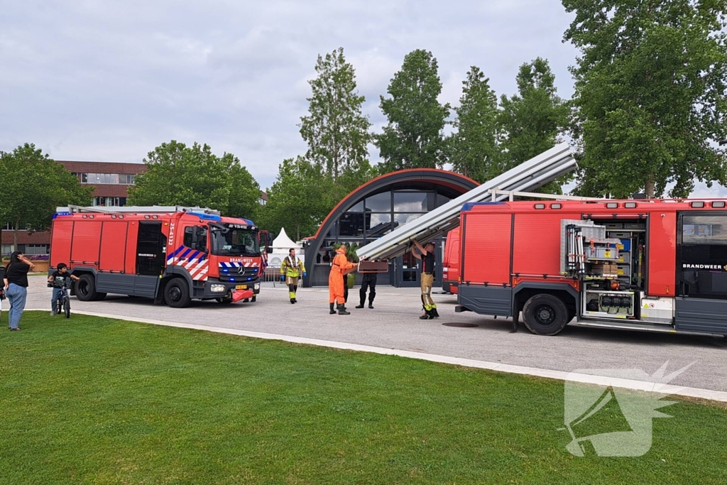 Brandweer brengt drenkeling naar ziekenhuis
