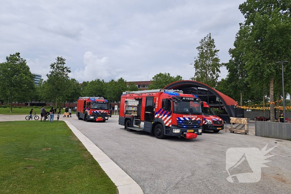 Brandweer brengt drenkeling naar ziekenhuis